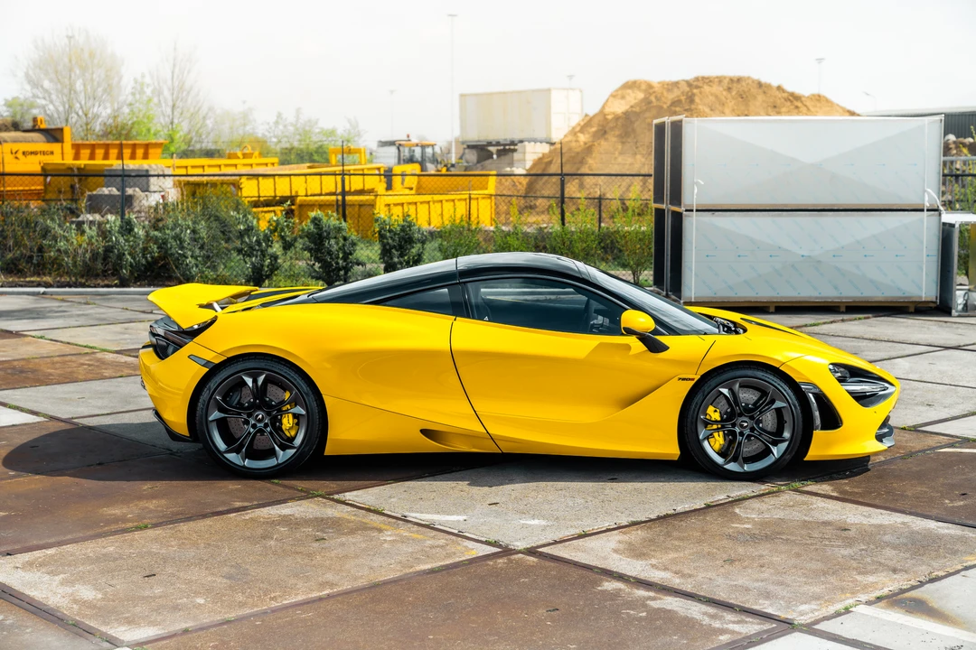 2019 McLaren 720S - Image 8 of 31