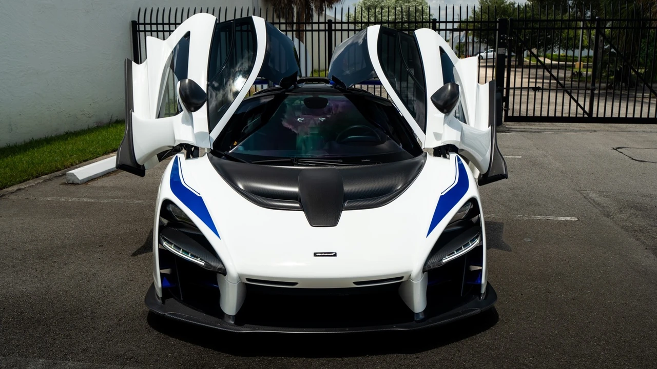 2019 McLaren Senna - Image 3 of 31