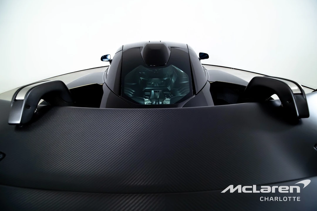 2019 McLaren Senna - Image 28 of 31
