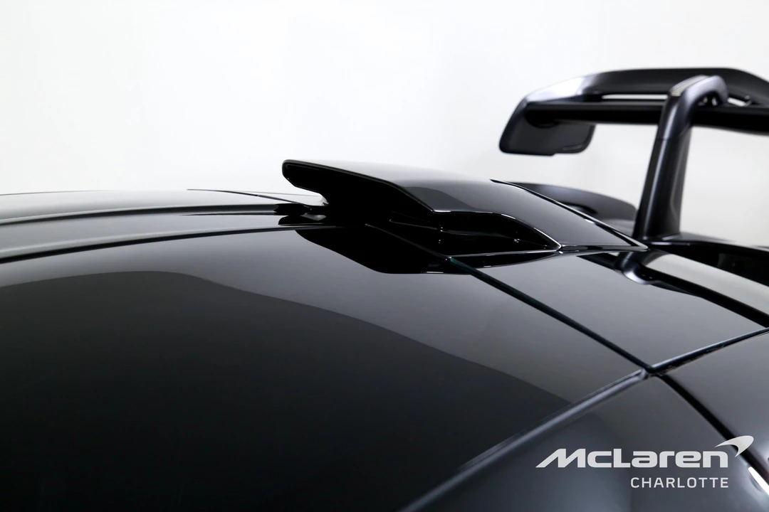 2019 McLaren Senna - Image 27 of 31