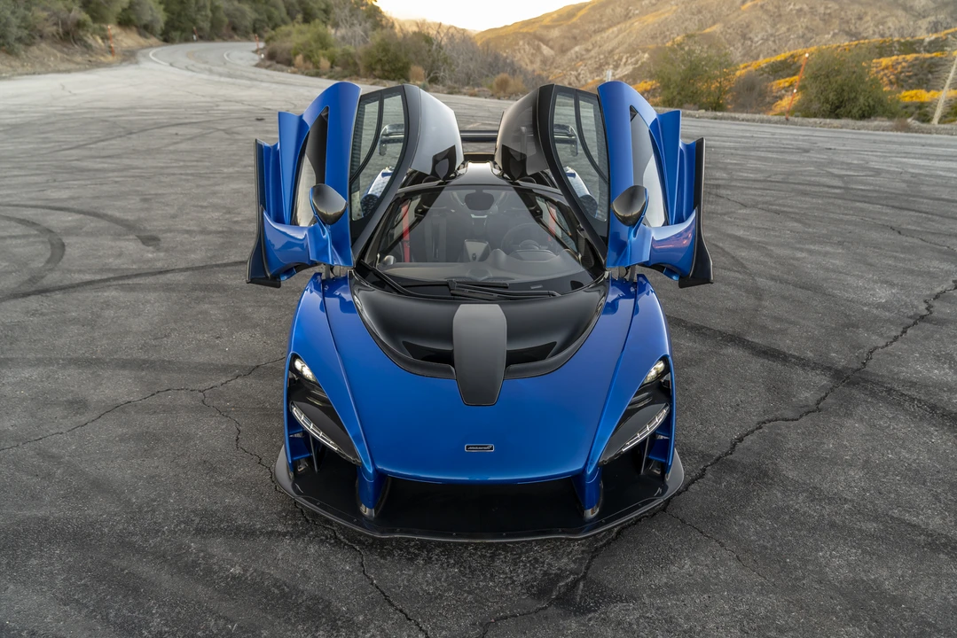 2019 McLaren Senna - Image 3 of 31