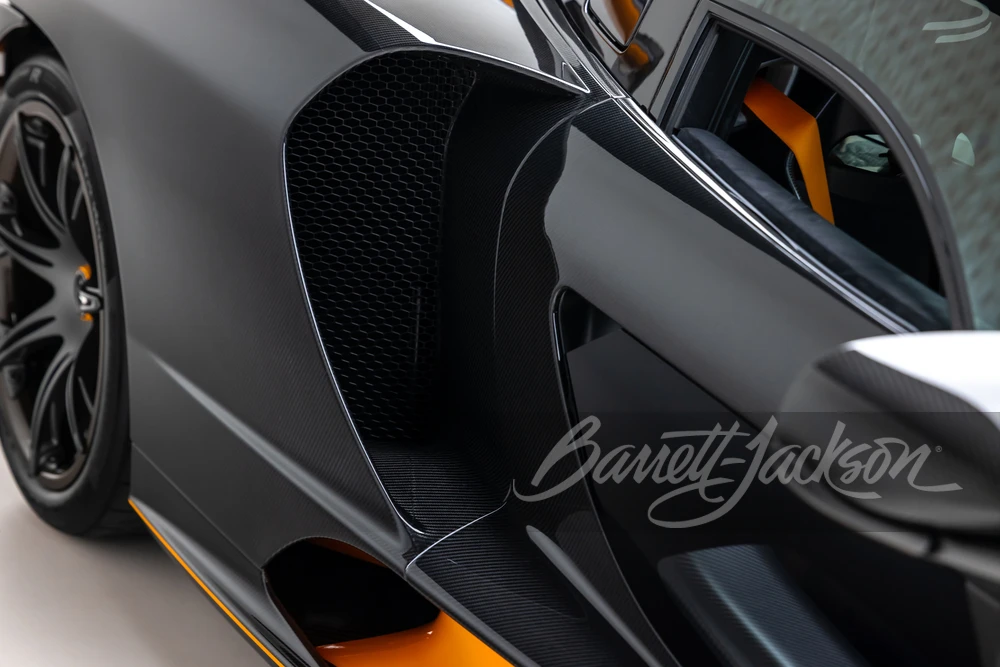 2019 McLaren Senna - Image 24 of 31