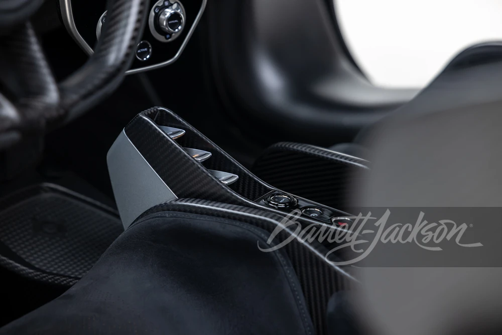2019 McLaren Senna - Image 25 of 31