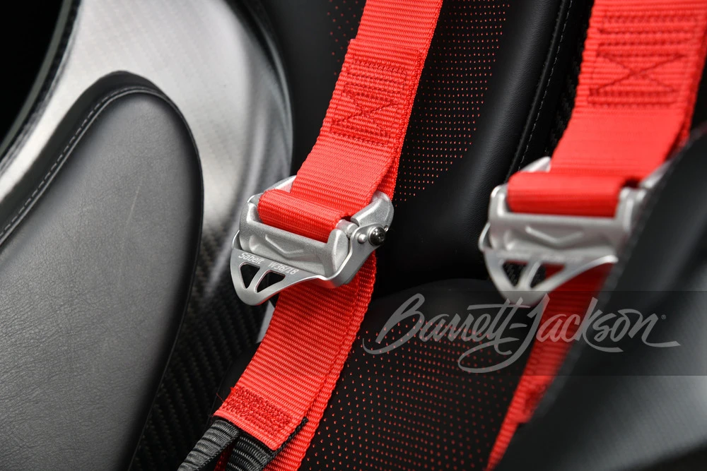 2019 McLaren Senna - Image 13 of 31