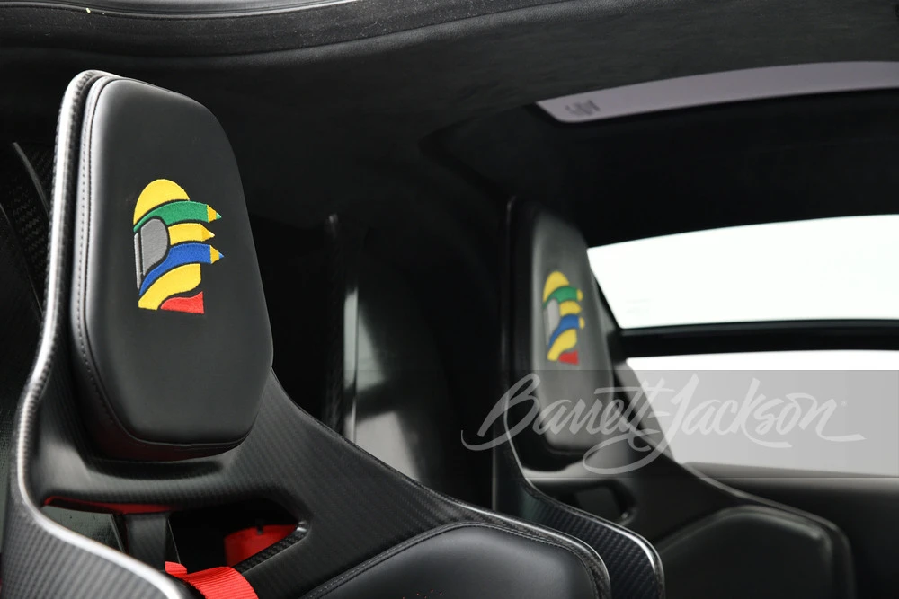 2019 McLaren Senna - Image 27 of 31