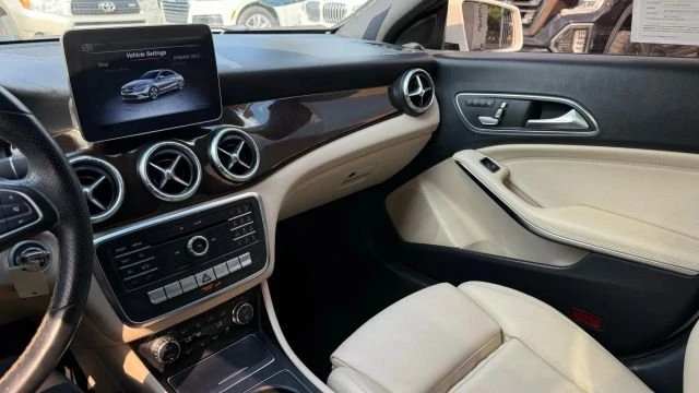 2019 Mercedes-Benz CLA - Image 15 of 17