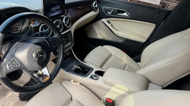 2019 Mercedes-Benz CLA - Image 8 of 17