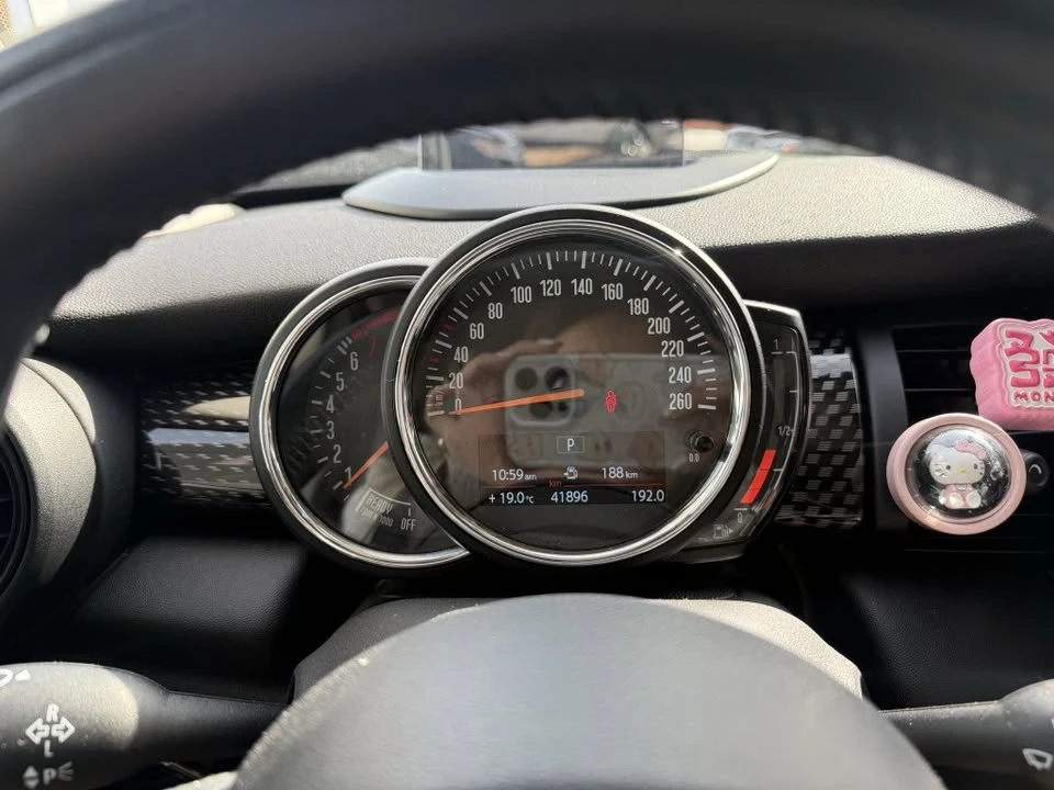 2019 Mini Mini Cooper S 3rd Gen - Image 9 of 11