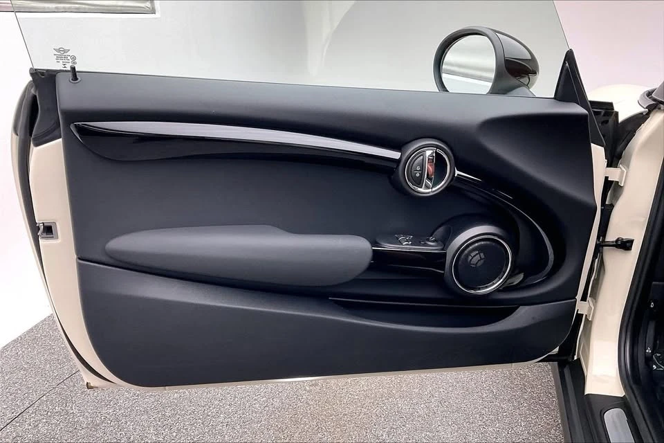 2019 Mini Mini Cooper S 3rd Gen - Image 15 of 19