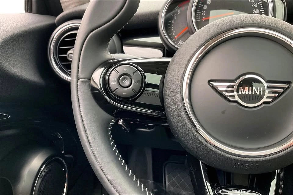 2019 Mini Mini Cooper S 3rd Gen - Image 9 of 19