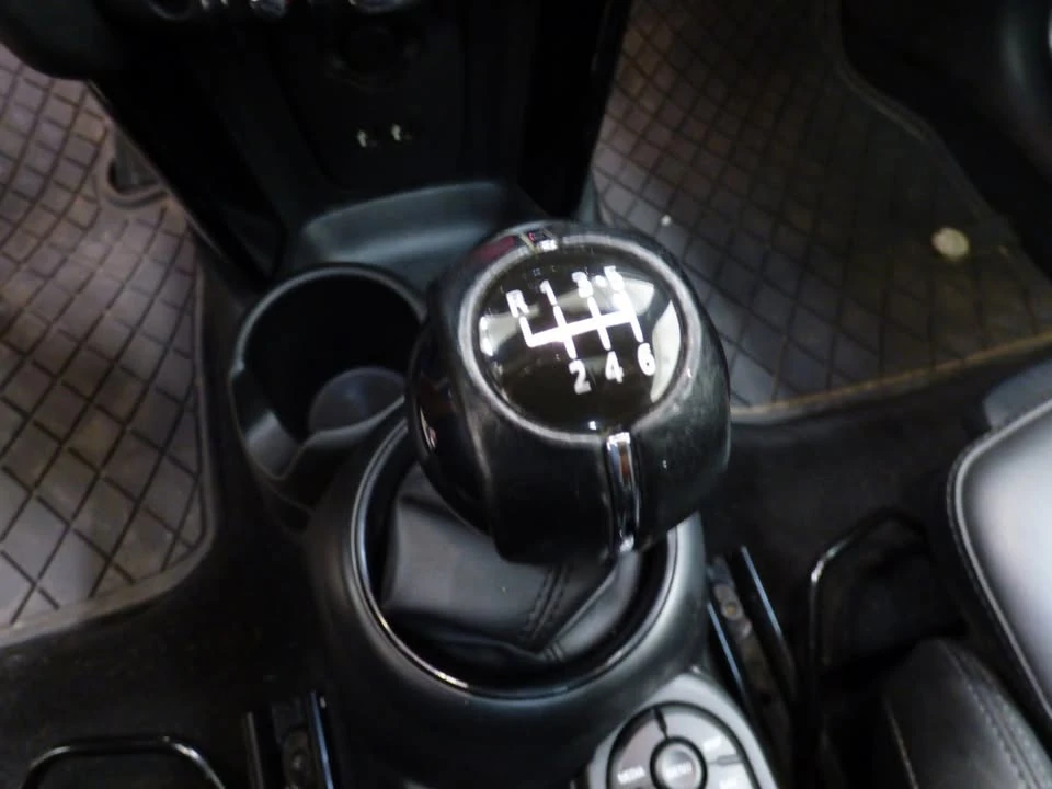 2019 Mini Mini Cooper S 3rd Gen - Image 16 of 20