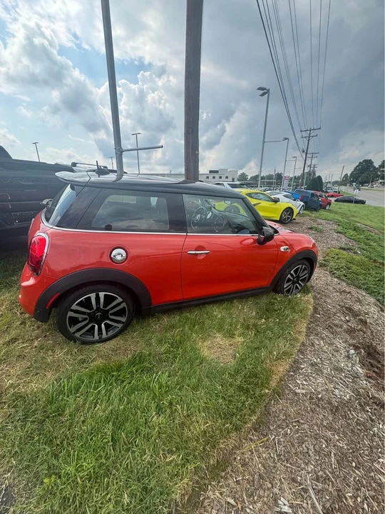2019 Mini Mini 3rd Gen - Image 3 of 4