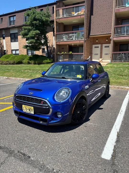 2019 Mini Mini 3rd Gen - Image 2 of 12