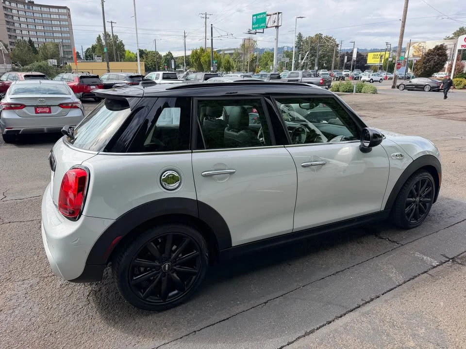 2019 Mini Mini 3rd Gen - Image 2 of 8