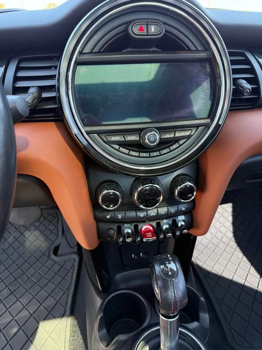 2019 Mini Mini 3rd Gen - Image 7 of 10