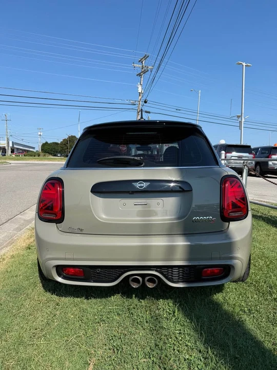 2019 Mini Mini 3rd Gen - Image 4 of 10