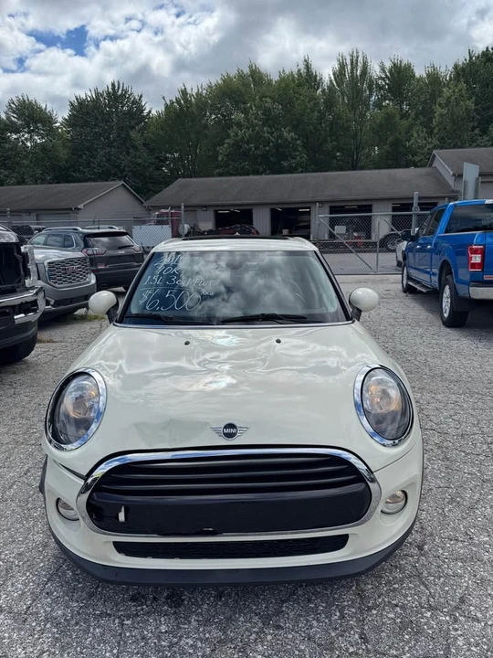 2019 Mini Mini 3rd Gen - Image 2 of 11