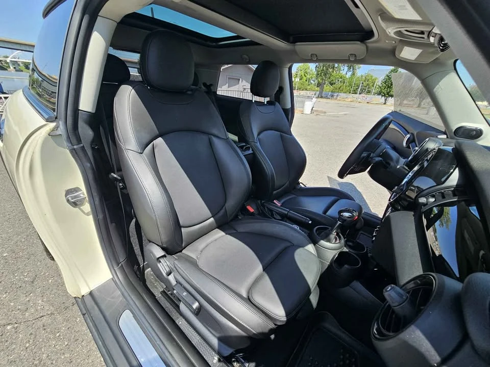 2019 Mini Coupe & Roadster - Image 15 of 20