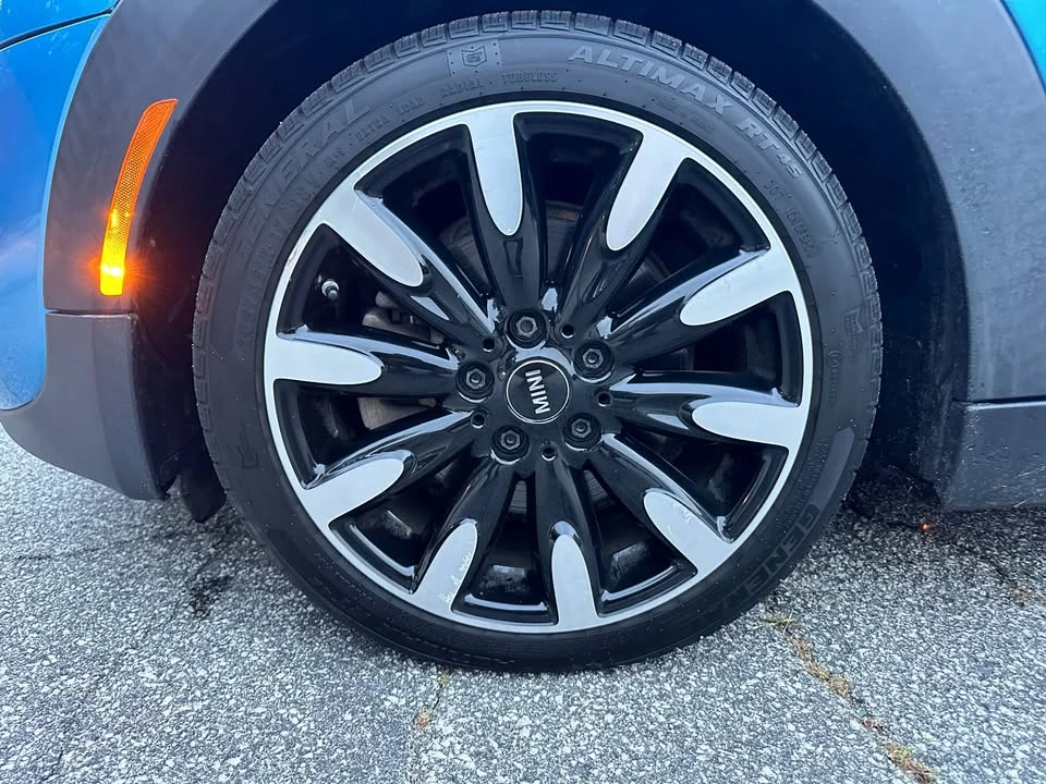 2019 Mini Mini Cooper S 3rd Gen - Image 19 of 20
