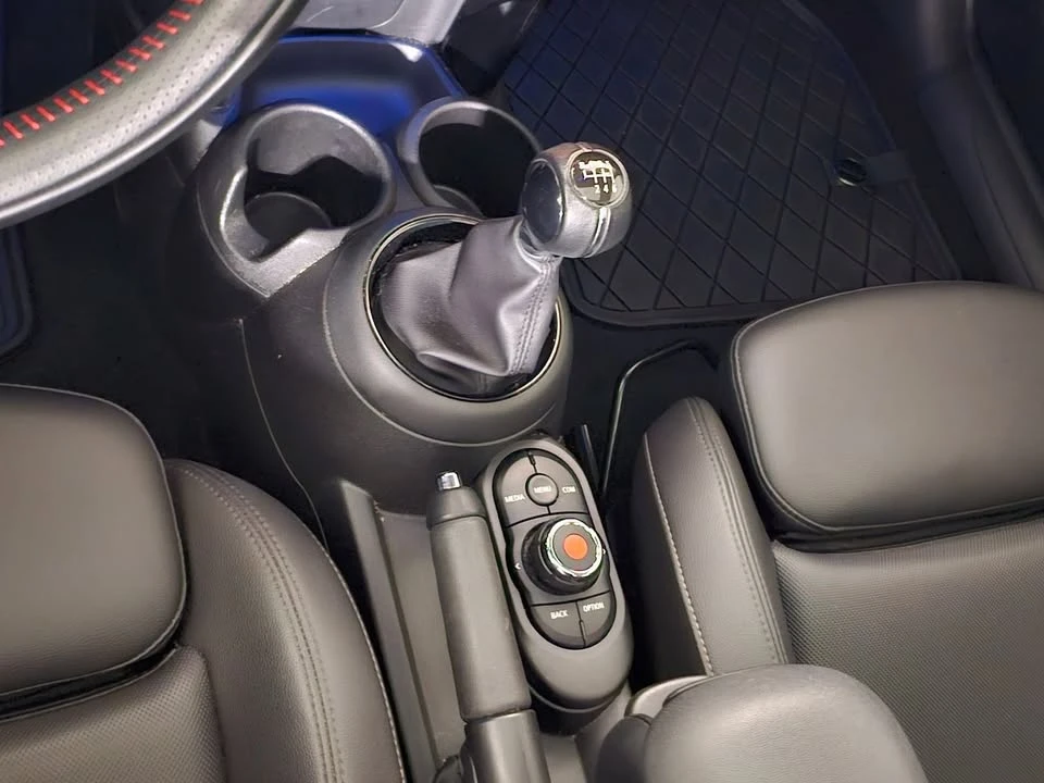 2019 Mini Mini Cooper S 3rd Gen - Image 16 of 20