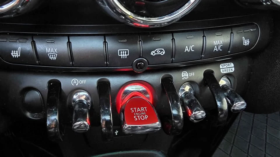 2019 Mini Mini Cooper S 3rd Gen - Image 7 of 12
