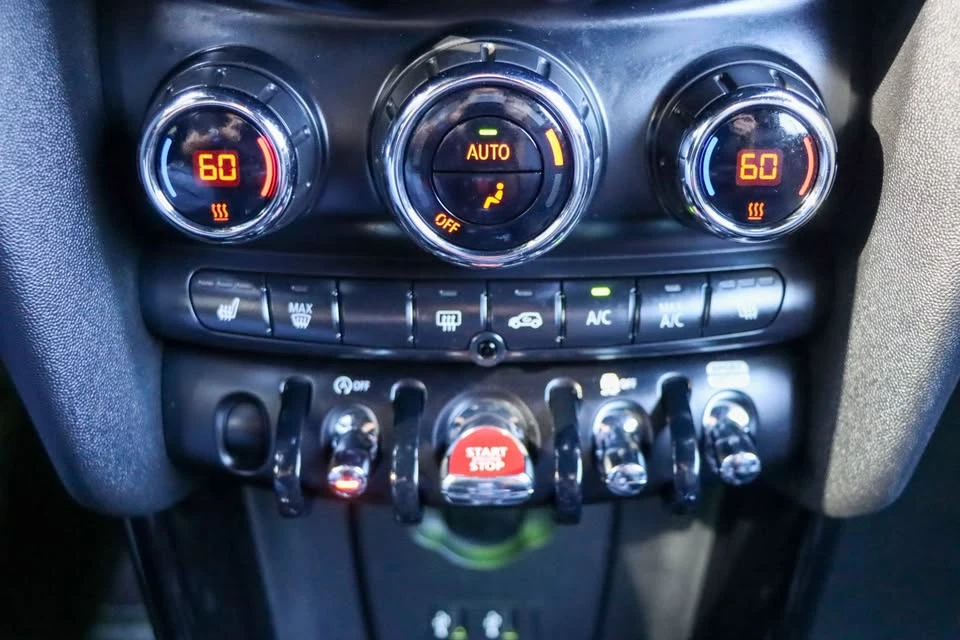 2019 Mini Mini Cooper S 3rd Gen - Image 9 of 20