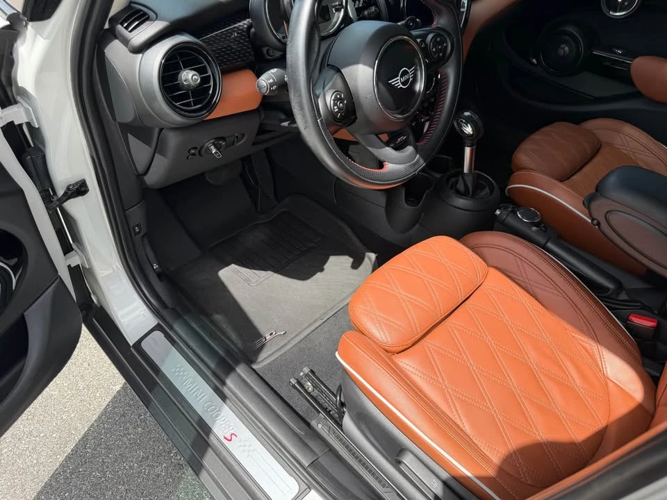 2019 Mini Mini Cooper S 3rd Gen - Image 10 of 16