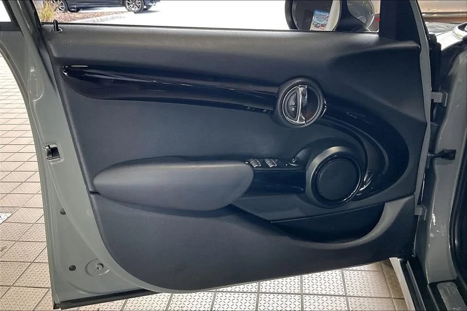 2019 Mini Mini Cooper S 3rd Gen - Image 2 of 20