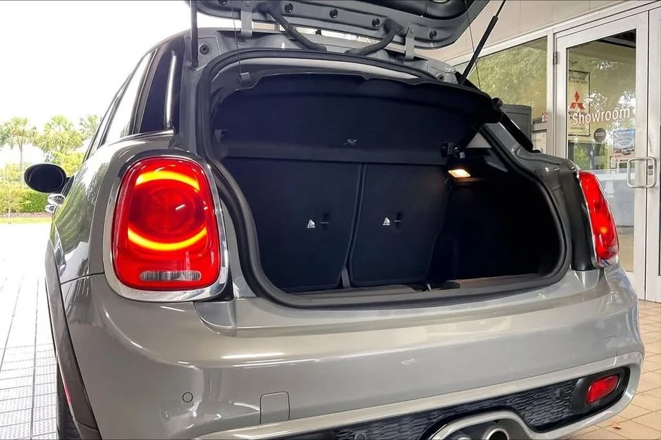 2019 Mini Mini Cooper S 3rd Gen - Image 18 of 20