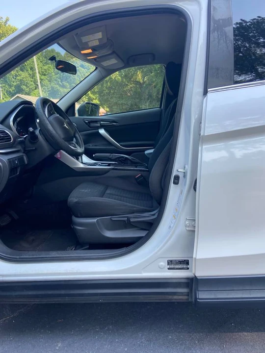 2019 Mitsubishi Eclipse Cross - Image 9 of 16