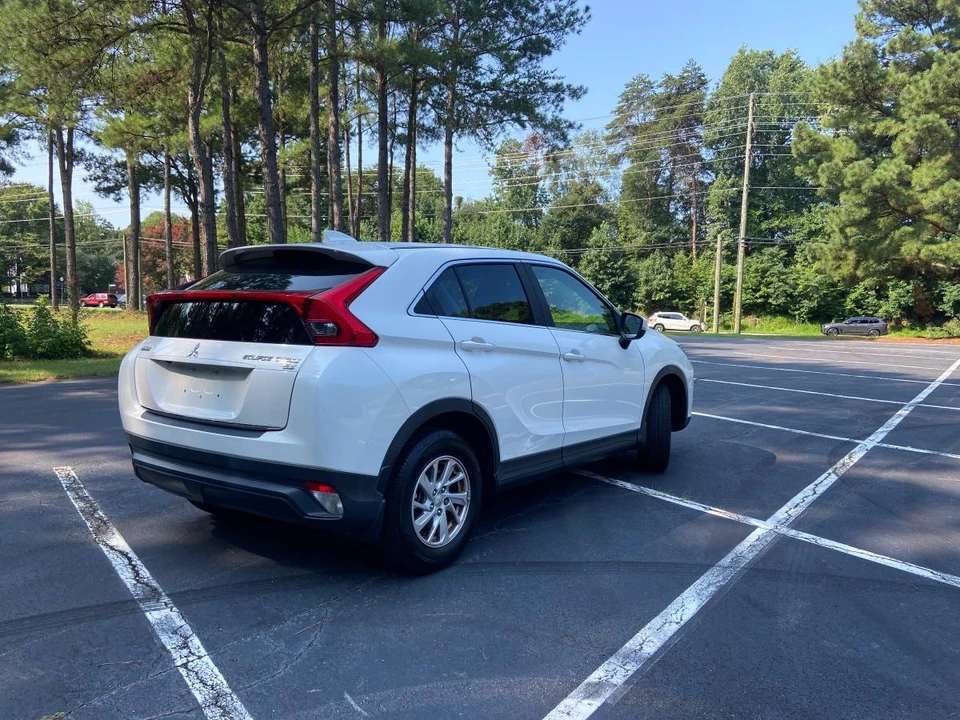 2019 Mitsubishi Eclipse Cross - Image 2 of 16
