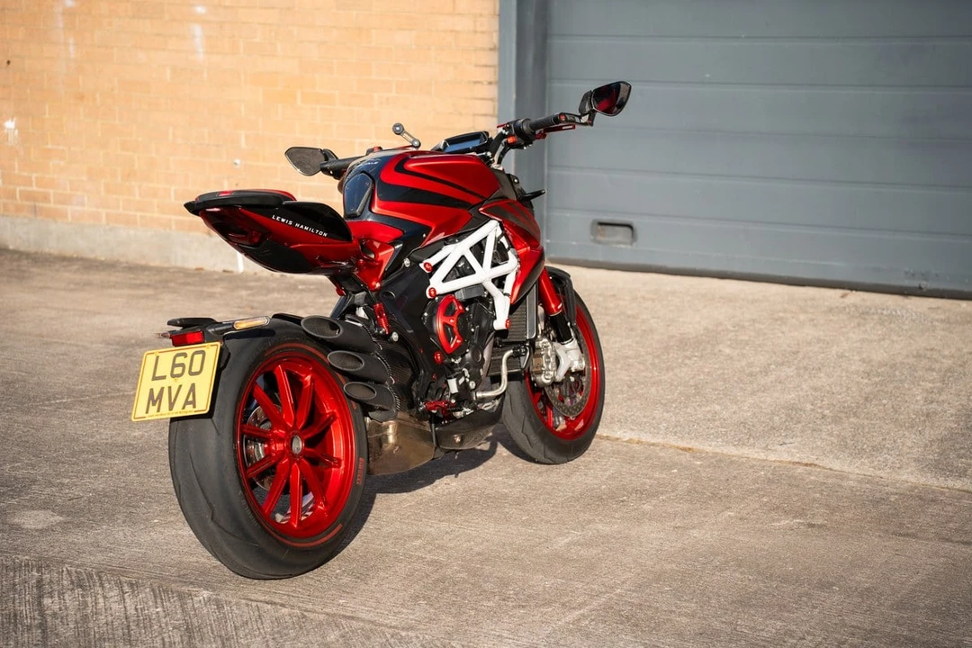 2019 MV Agusta Brutale - Image 11 of 30