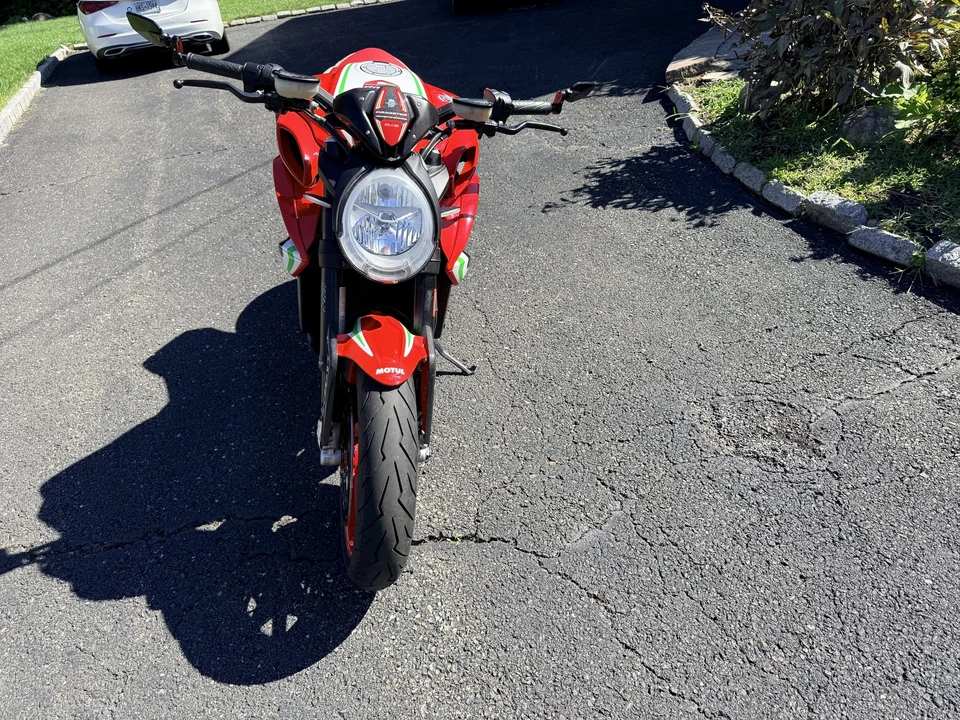 2019 MV Agusta Brutale - Image 7 of 31