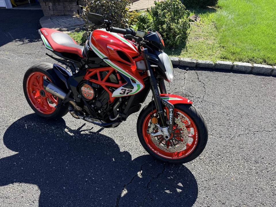 2019 MV Agusta Brutale - Image 4 of 31