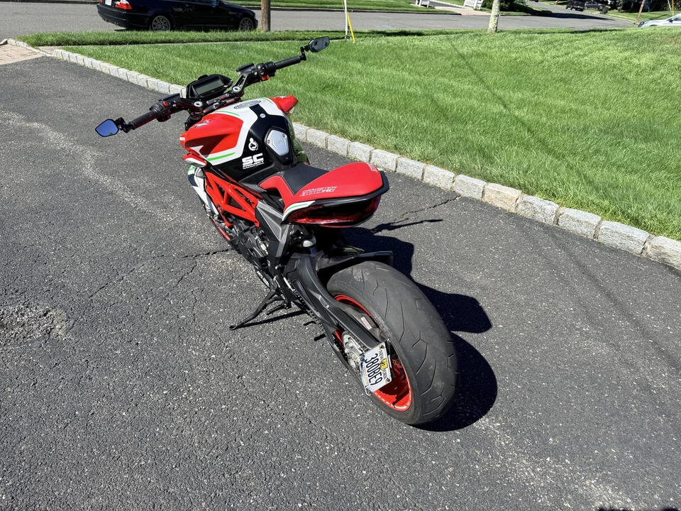 2019 MV Agusta Brutale - Image 15 of 31
