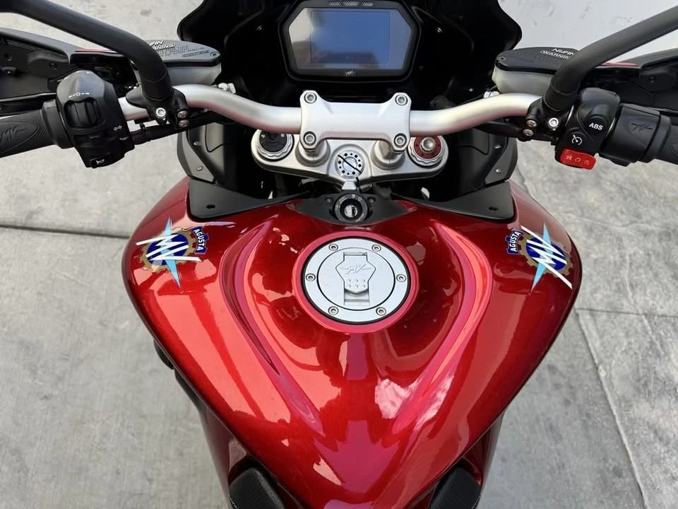 2019 MV Agusta - Image 8 of 19