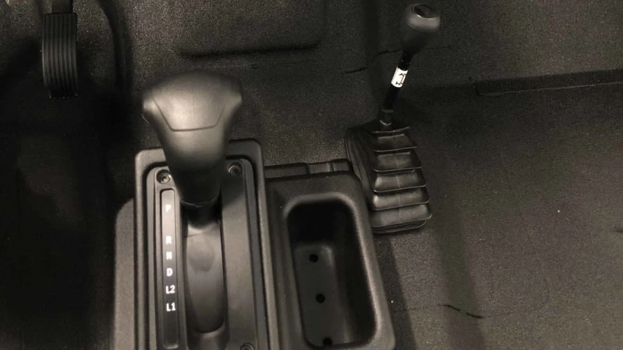 2019 Mahindra - Image 5 of 6