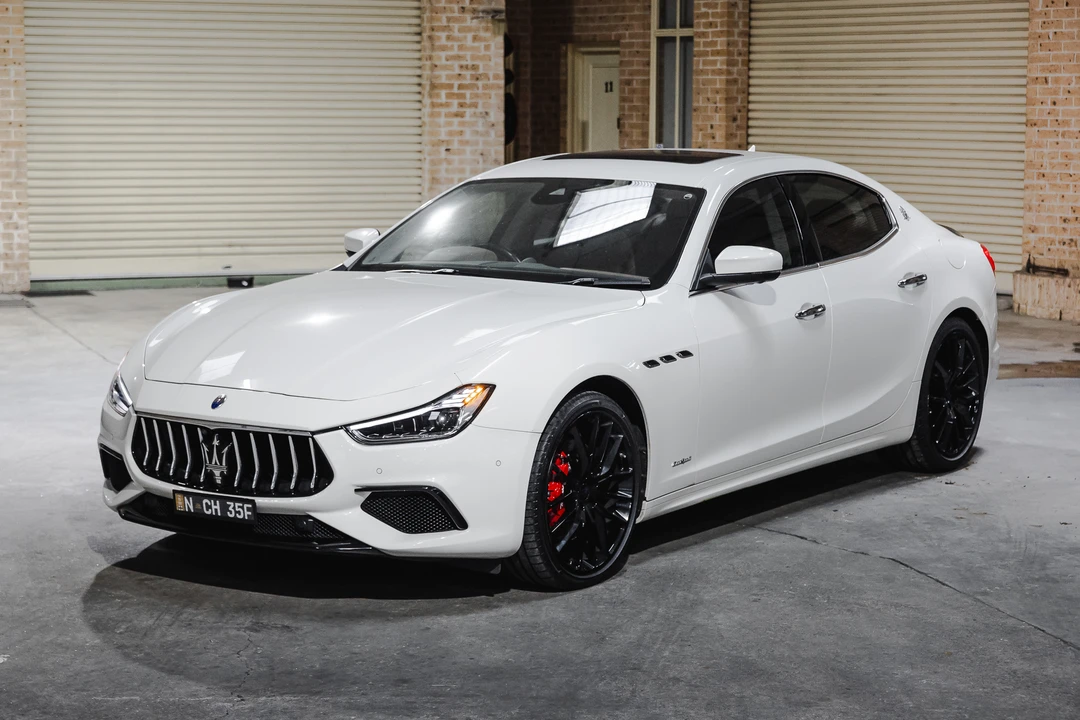 2019 Maserati Ghibli 3rd Gen - Image 19 of 31
