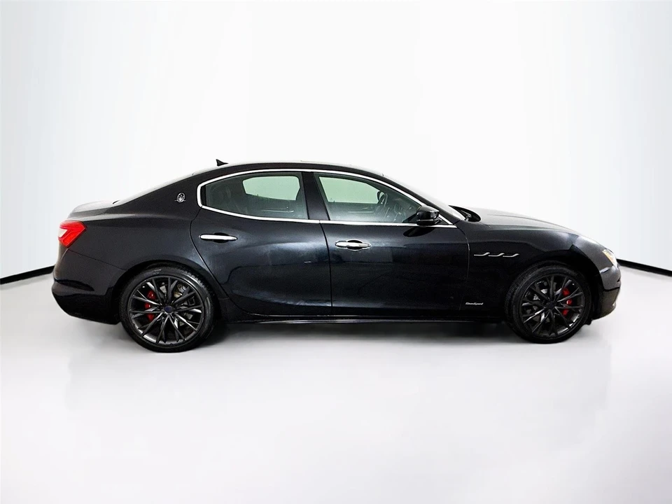 2019 Maserati Ghibli 3rd Gen - Image 13 of 18