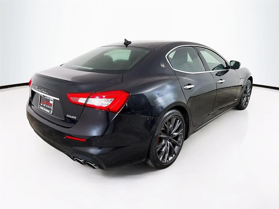 2019 Maserati Ghibli 3rd Gen - Image 16 of 18