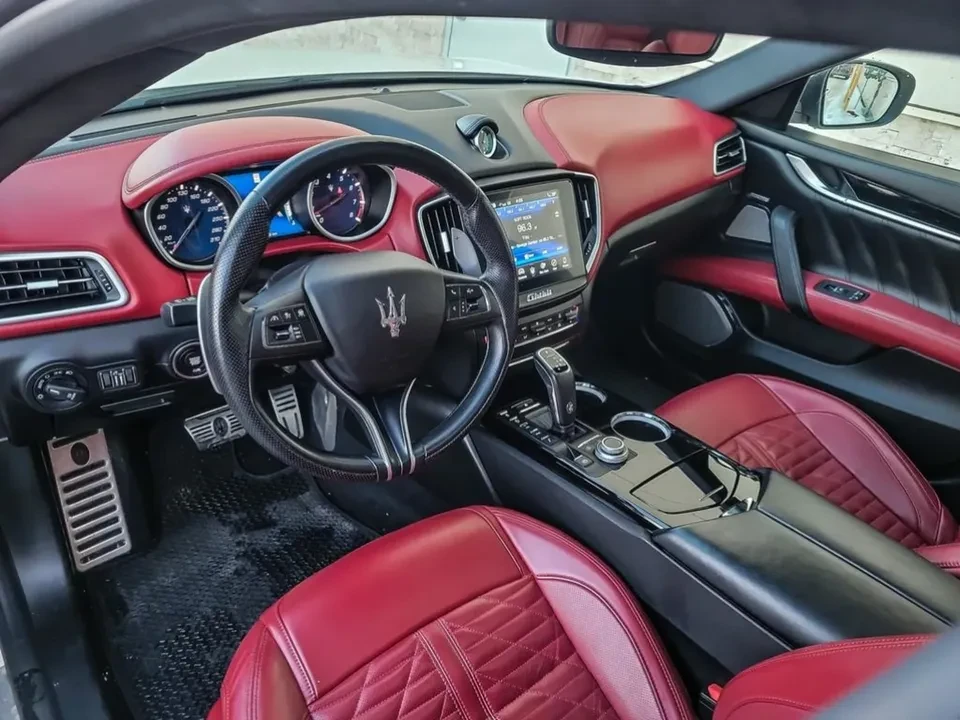 2019 Maserati Ghibli - Image 9 of 18