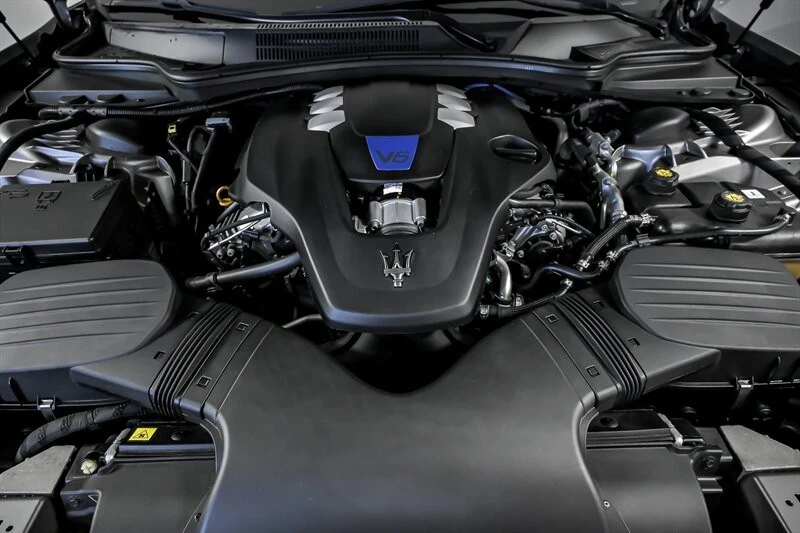 2019 Maserati Ghibli 3rd Gen - Image 16 of 21