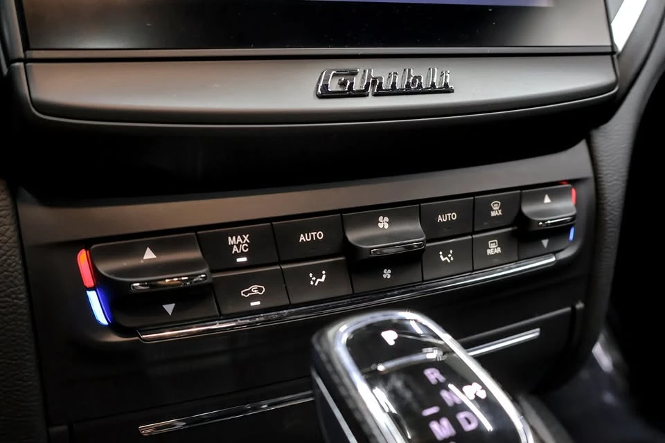 2019 Maserati Ghibli 3rd Gen - Image 17 of 19