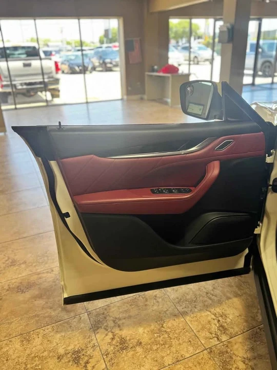 2019 Maserati Levante - Image 8 of 9