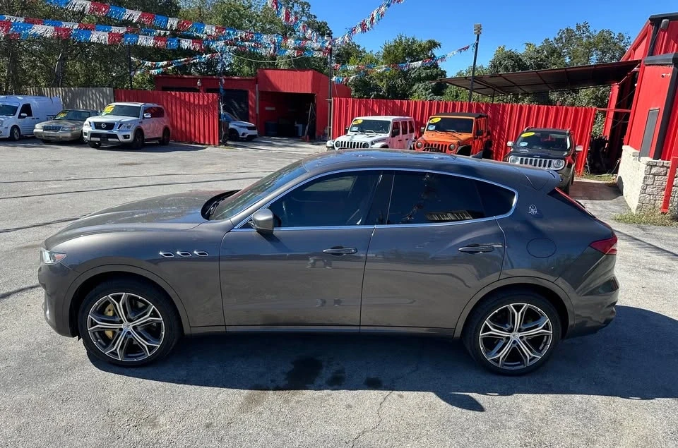 2019 Maserati Levante - Image 2 of 17