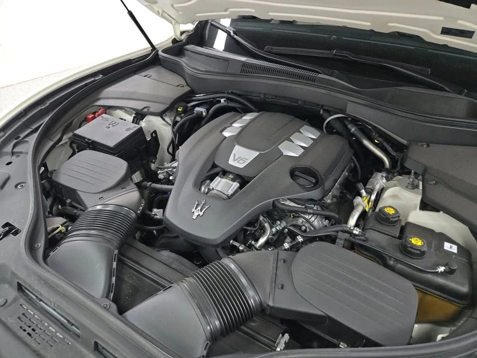 2019 Maserati Levante - Image 17 of 20