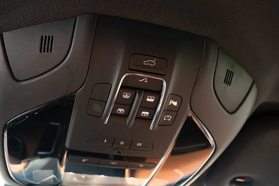 2019 Maserati Levante - Image 8 of 15
