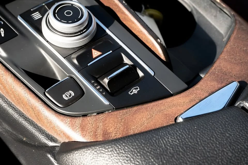 2019 Maserati Levante - Image 4 of 15