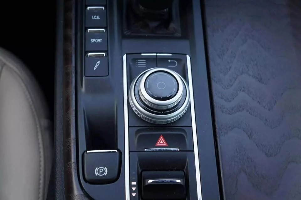 2019 Maserati Levante - Image 10 of 11
