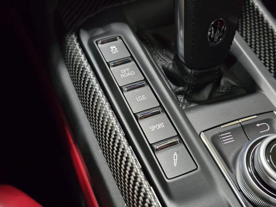 2019 Maserati Levante - Image 11 of 17